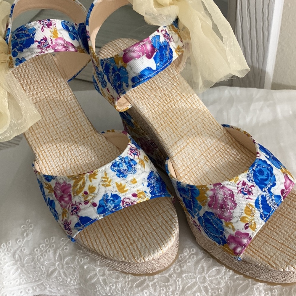 Pair Of Multicolored Platforms With Bows. - image 3